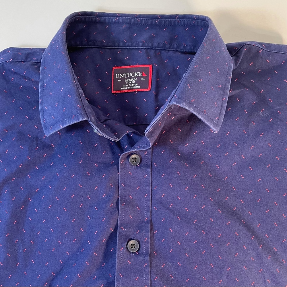 UNTUCKit Medium Slim Fit Navy with red spots Long Sleeve